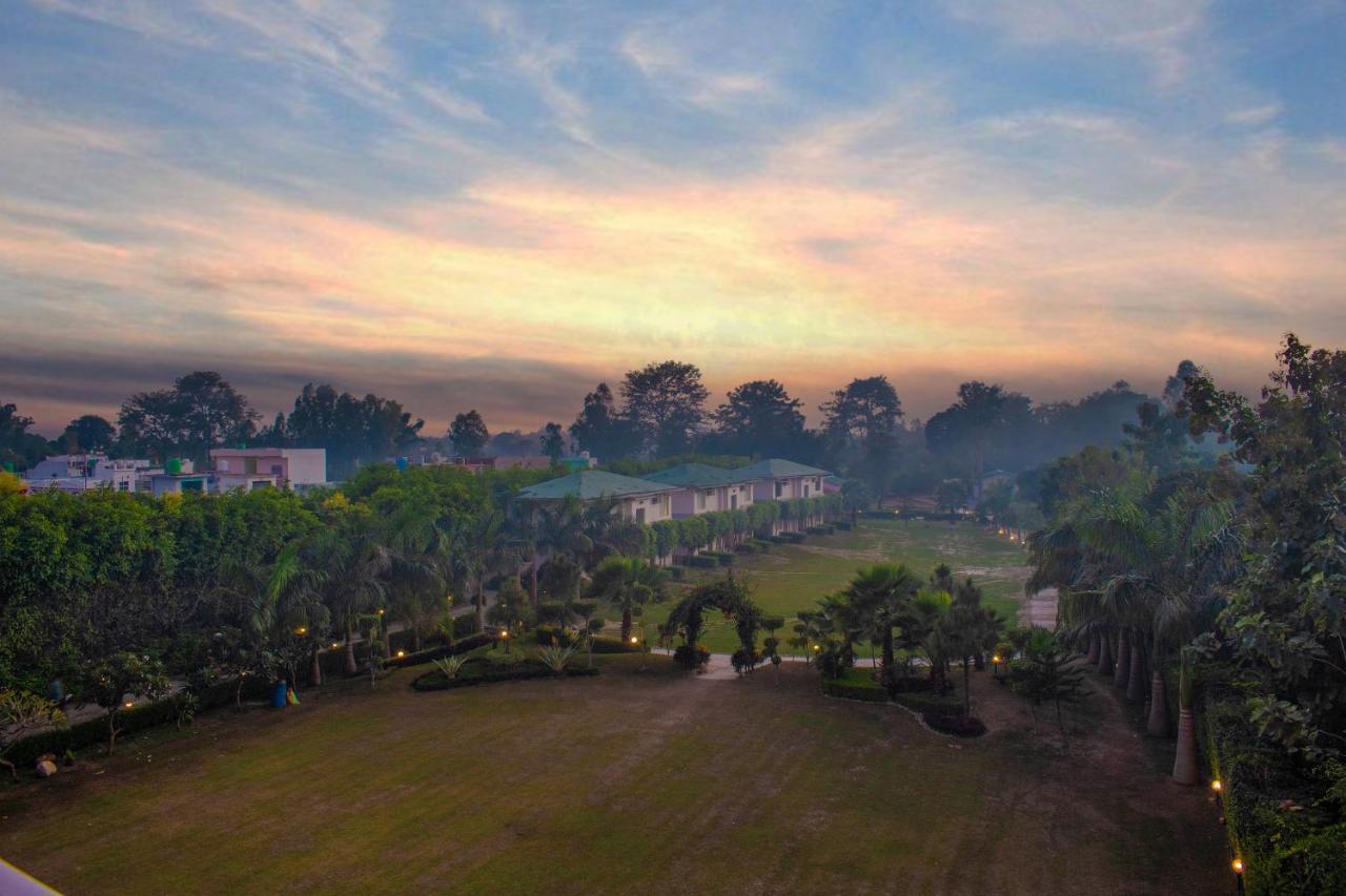 The Tattwaa Corbett Spa And Resort Rāmnagar Exterior photo